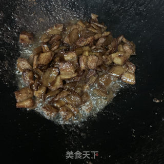 萝卜干炒五花肉的做法步骤：8