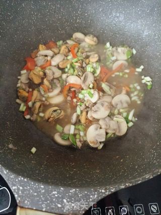 口蘑小炖贻贝的做法步骤:13