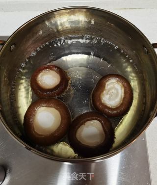 香菇炒白菜叶的做法步骤:5