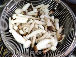 什锦素炒双菇的做法步骤:2