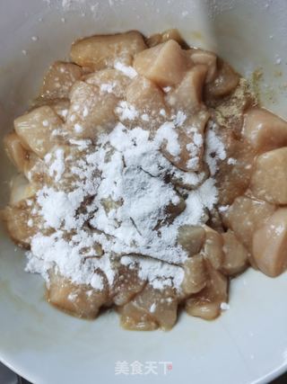 香干火腿炒鸡丁的做法步骤:3