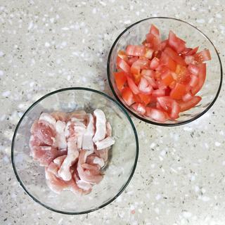 金针菇炖豆腐 的做法步骤:3