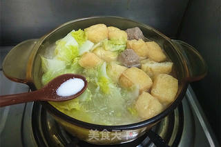 白菜丸子粉丝汤的做法步骤:6