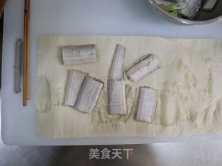年夜菜干煎带鱼❤️(不腥少油)干炸带鱼做法简单❤️宴客菜的做法步骤:4