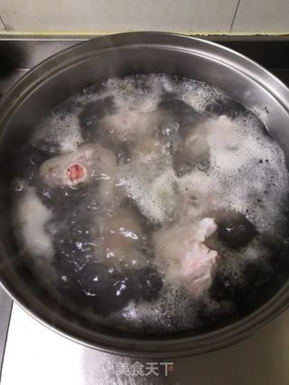 红烧猪蹄的做法步骤:2