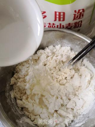 胡萝卜猪肉馅包子的做法步骤:2