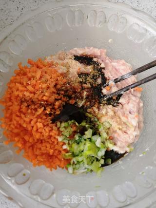 胡萝卜猪肉馅包子的做法步骤:5