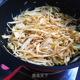 白菜丝炒蛋白肉的做法步骤：9