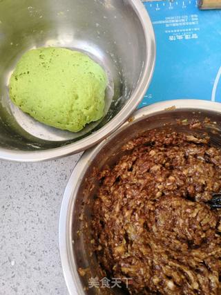 白菜猪肉馅柳叶饺子的做法步骤:5