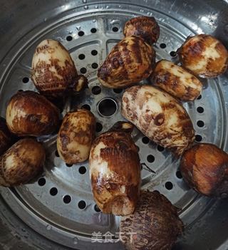 红糖藕粉芋头羹的做法步骤：1
