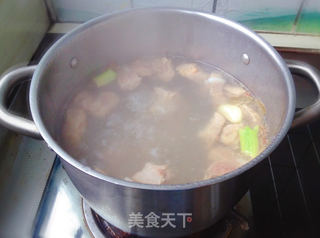 糖醋排骨的做法步骤：2
