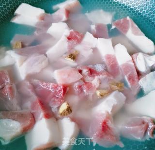 板栗烧肉的做法步骤:4