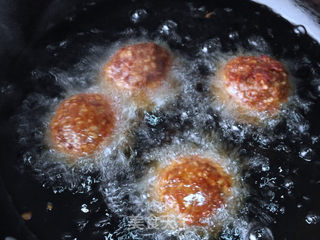 蒸牛肉狮子头的做法步骤:7