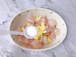 蒜蓉辣酱蒸龙利鱼的做法步骤：2