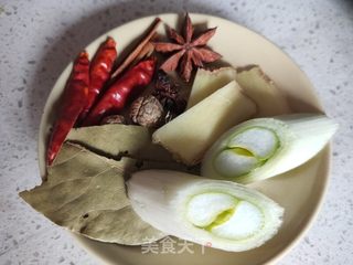 土豆胡萝卜炖鸡腿的做法步骤：4