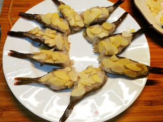 年夜饭新年菜(十六)饭店卖88元10只的杏仁大虾,自己做只需2元钱的做法步骤:7