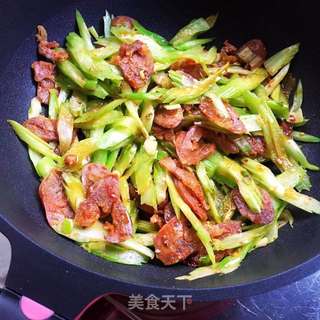 西芹炒腊肠的做法步骤:10