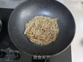 双椒小炒牛肉❤️肉嫩有技巧❗️年夜饭宴客菜的做法步骤：6