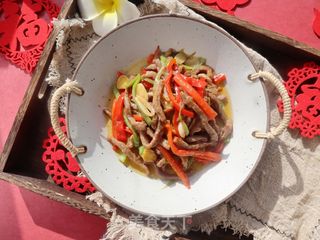 双椒小炒牛肉❤️肉嫩有技巧❗️年夜饭宴客菜的做法步骤:10