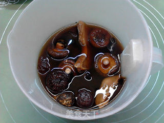 香辣豆豉三菇黑米馅饼的做法步骤:2