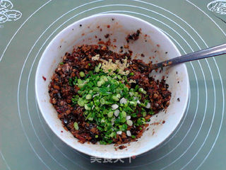 香辣豆豉三菇黑米馅饼的做法步骤:6