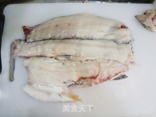 黄焖酥骨鱼块❗️酱香浓郁❗️年夜饭宴客菜的做法步骤：2