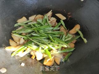 杏鲍菇青椒炒肉的做法步骤:11