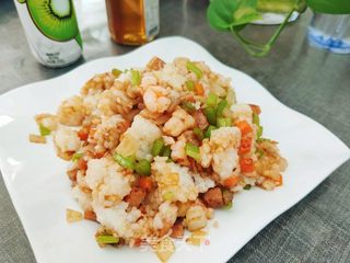 虾仁香肠什锦炒饭的做法步骤:12