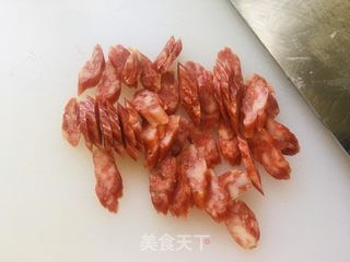 广式腊肠炒芹菜的做法步骤：1