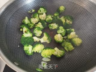 木须肉炒西兰花的做法步骤:9