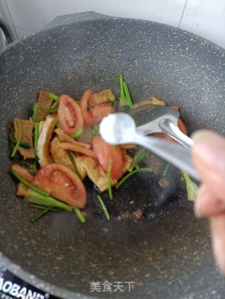 番茄炒豆腐干的做法步骤:12