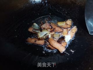 冬笋胡萝卜炒腊肉的做法步骤:4