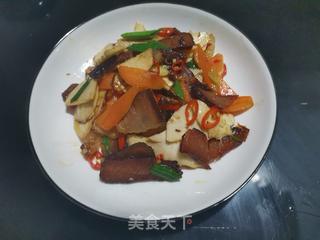 冬笋胡萝卜炒腊肉的做法步骤:7