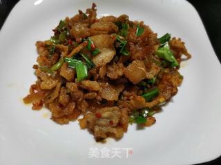 青椒大蒜炒油渣的做法步骤：8