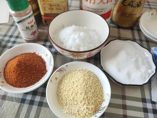 特色风干肠的做法步骤:3