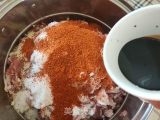 特色风干肠的做法步骤:6