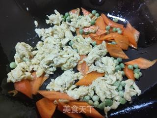 胡萝卜木耳炒鸡蛋的做法步骤:10