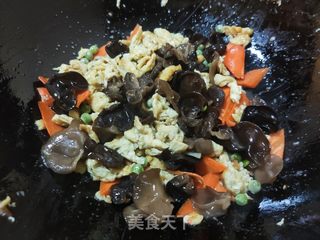 胡萝卜木耳炒鸡蛋的做法步骤：14