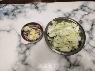 五花肉炒白菜的做法步骤：1