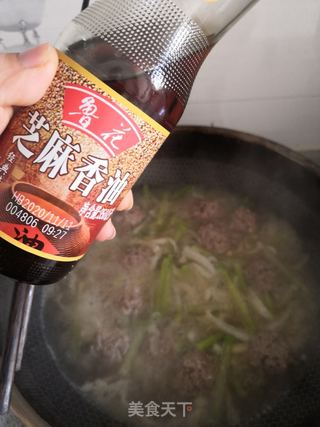 白菜萝卜丸子汤的做法步骤:11