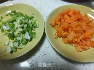 鸡蛋葱花炒饭的做法步骤：3