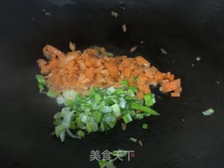 鸡蛋葱花炒饭的做法步骤：4