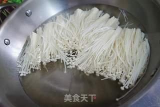 白灼金针菇的做法步骤:2