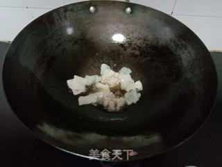 蒜粒炒肉的做法步骤：1