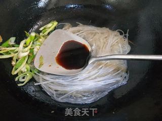 鸡蛋炒粉丝的做法步骤：8