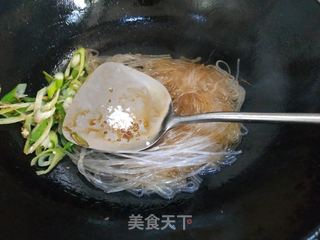 鸡蛋炒粉丝的做法步骤：9