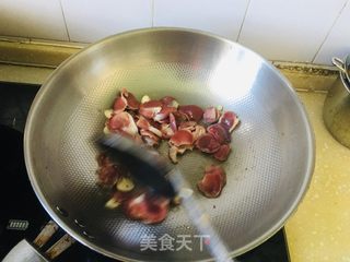 鸡胗炒泡菜的做法步骤：4