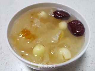 桃胶银耳莲子羹的做法步骤:8