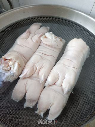 猪蹄冻的做法步骤：1