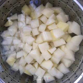 黑胡椒牛肉炒土豆的做法步骤:3